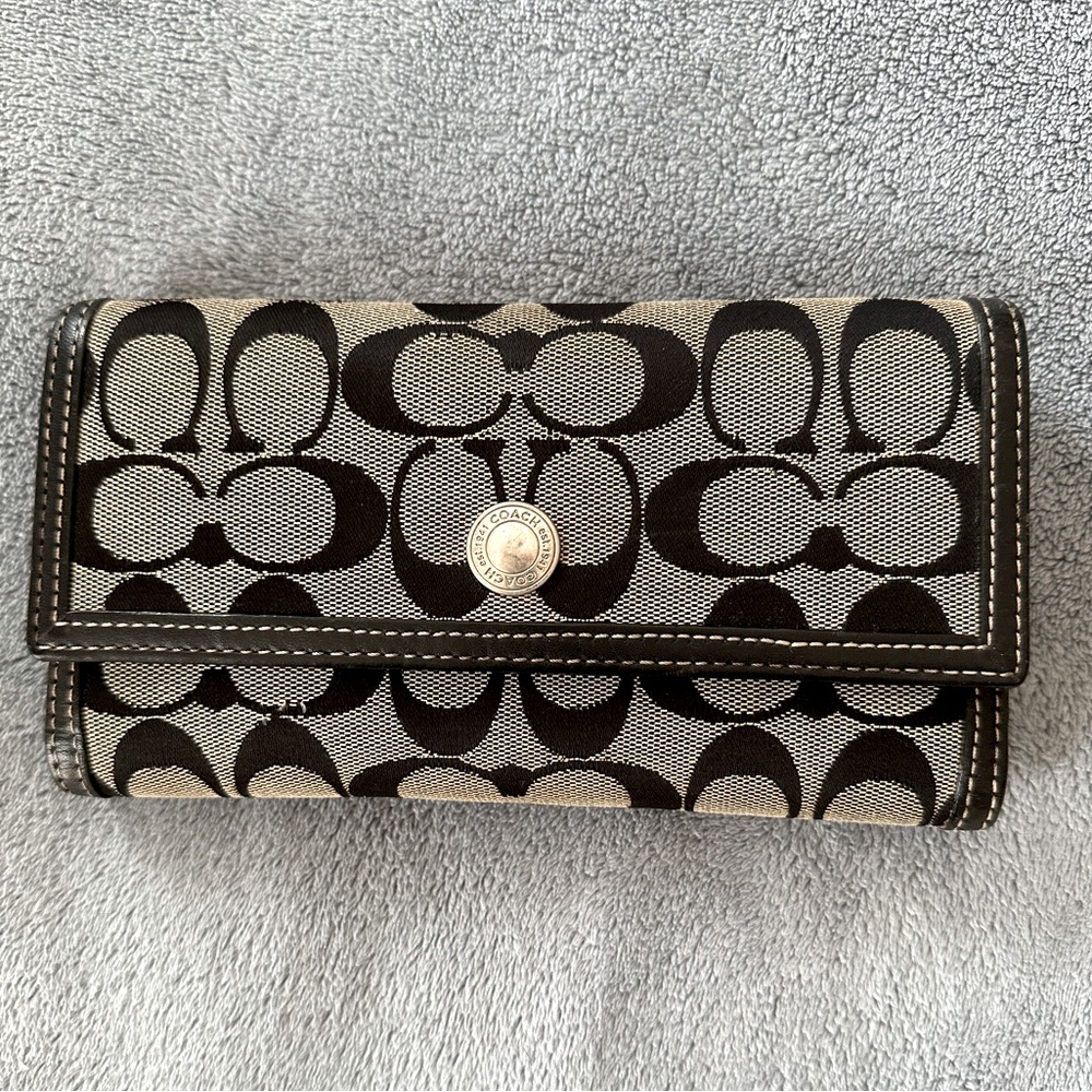 COACH Signature Wallet